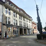 In The 2 Apartman
