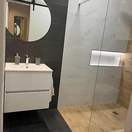 In The 2 Apartamento
