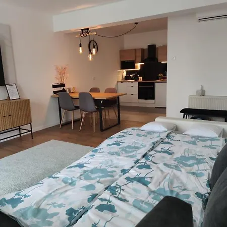 In The 2 Apartamento