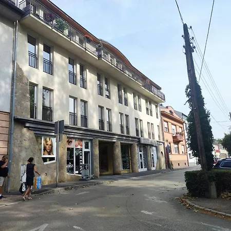 In The 2 Apartament